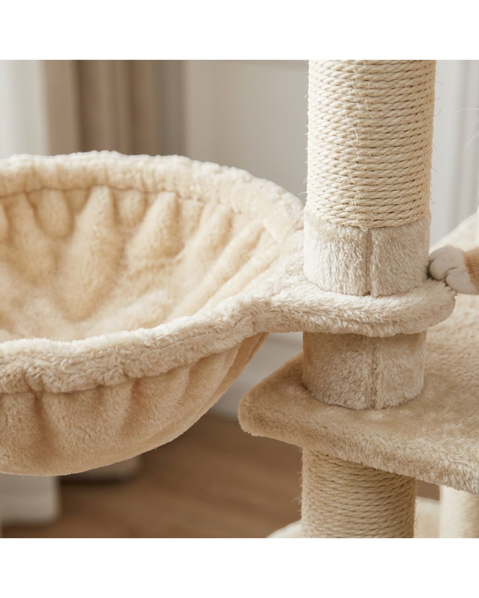Wcwo Tall Cat Tree 156 cm Cream with Basket Bed and Scratching Posts - Detail view